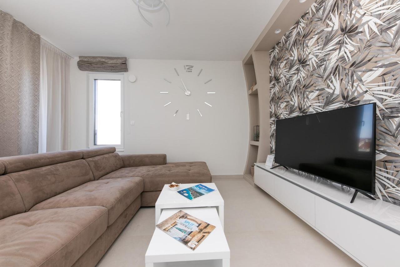 Apartament Dora *