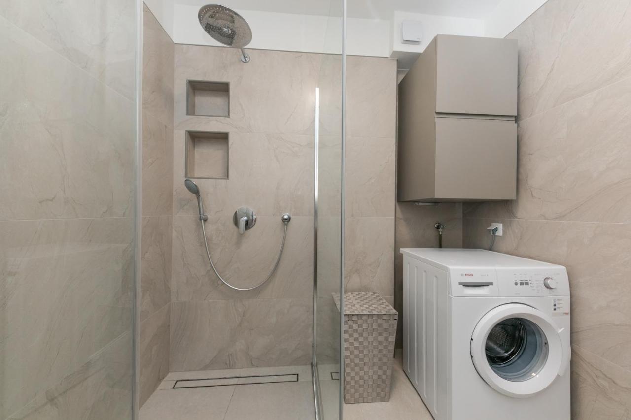 Apartament Dora *