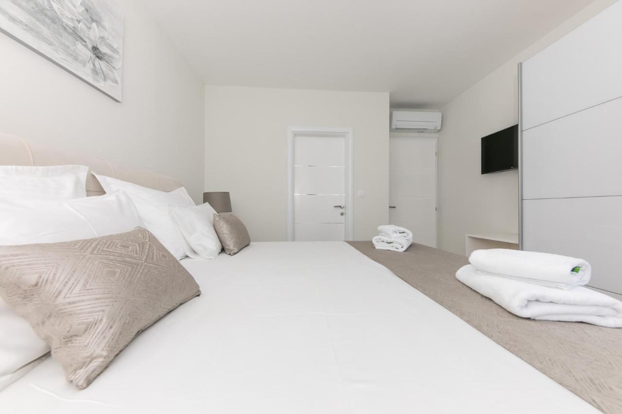 Apartament Dora *